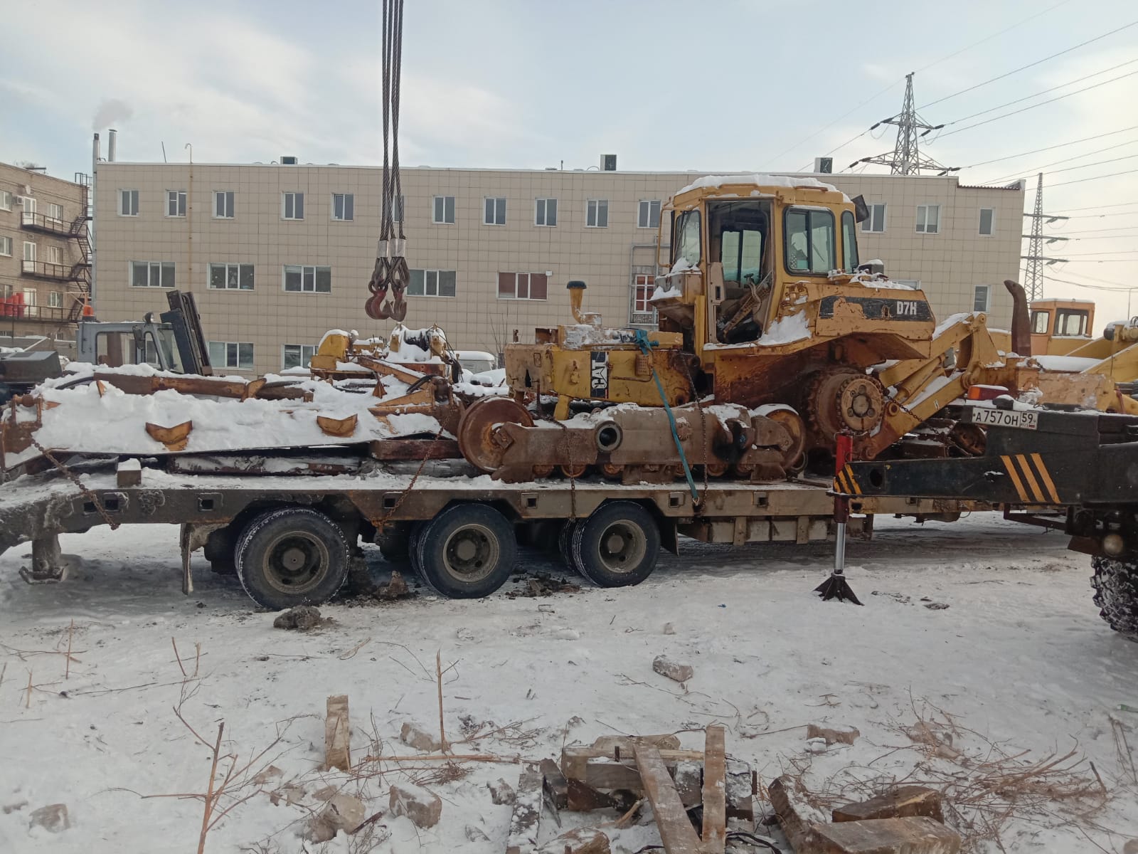 Трактор " катерпиллер D7H" в разобранном виде